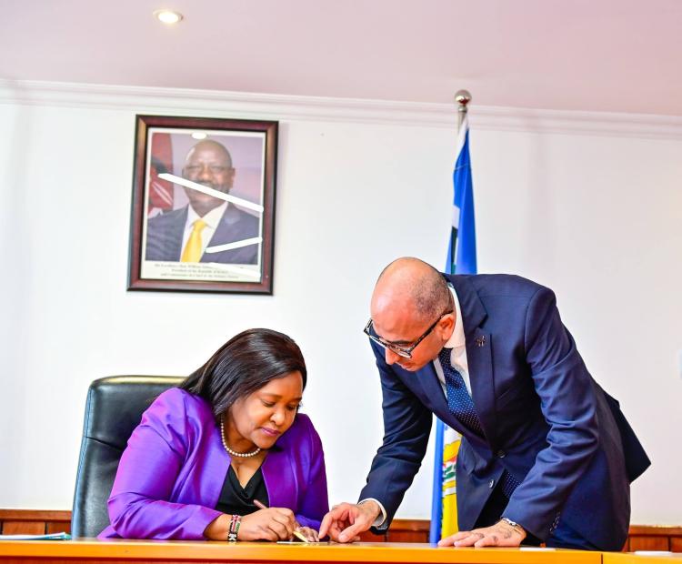 CS Sports Salim Mvurya (C) with PS Elijah Mwangi (2nd left) during their inspection of the 700M Ithookwe Stadium in Kitui.