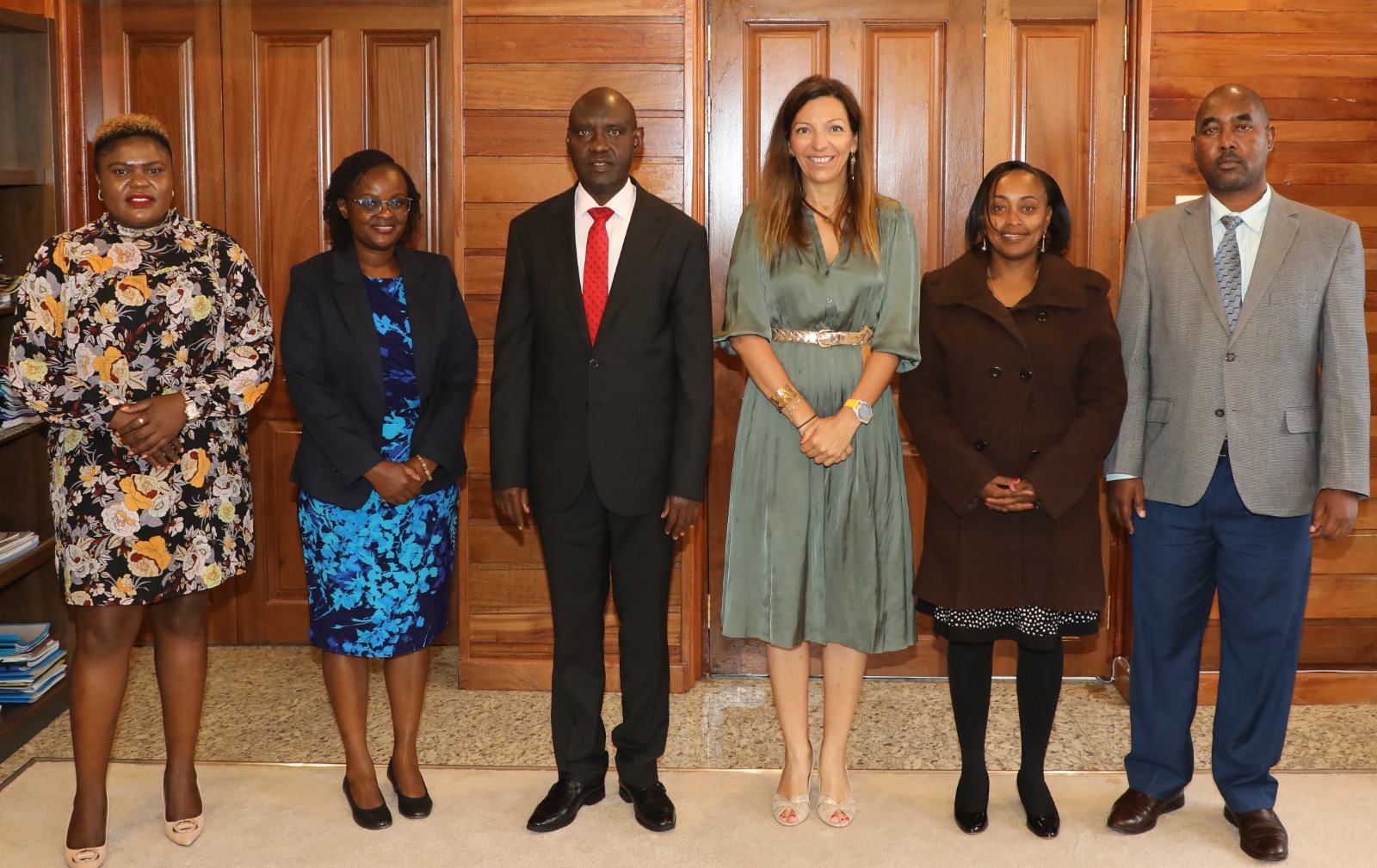 PS John Ololtuaa with officials from IATA.